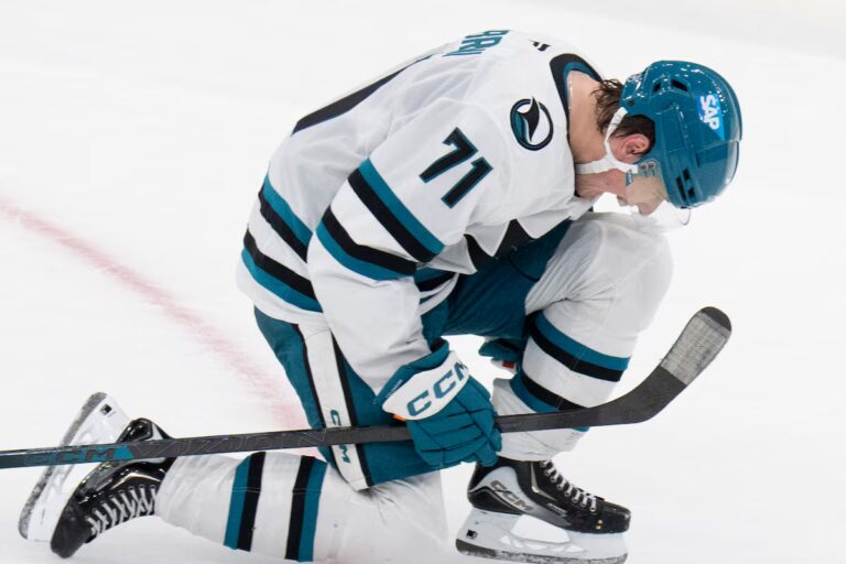 Celebrini marque deux fois alors que les Sharks se rassemblent pour battre le Tricolore