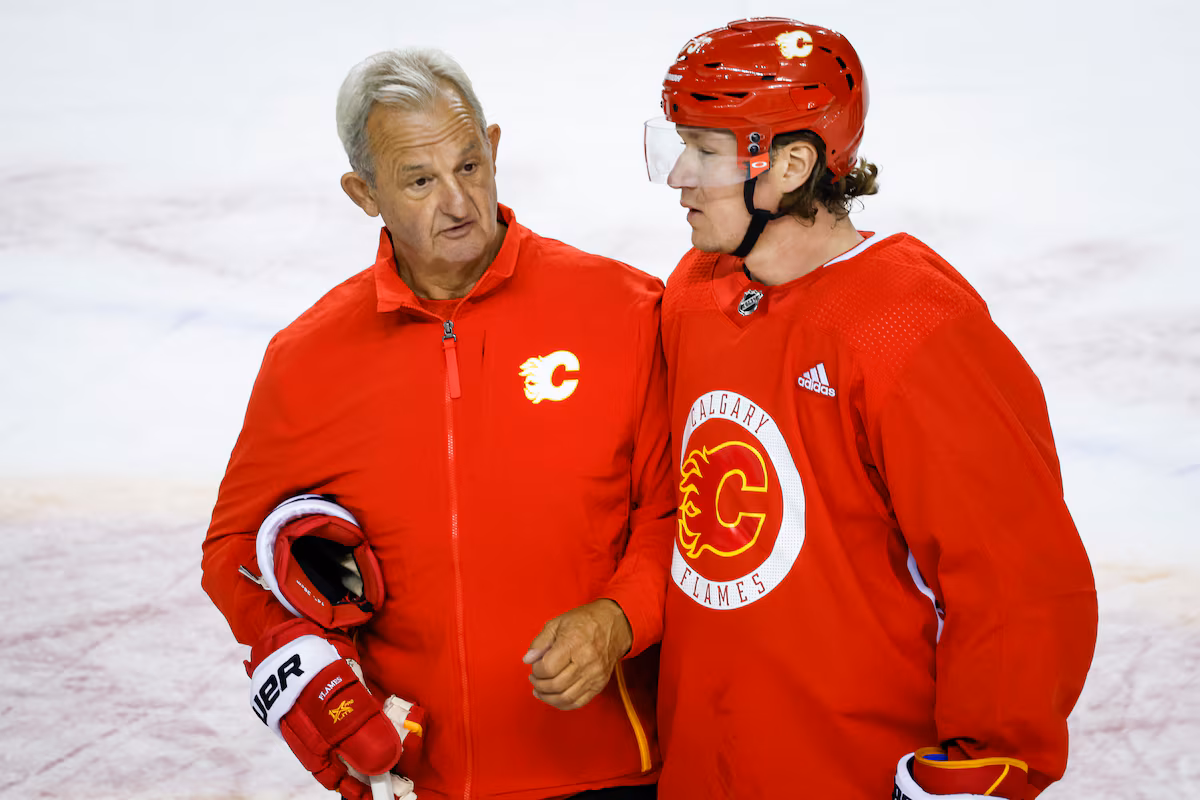 Darryl Sutter apporte la sagesse du ranch aux mémoires du hockey
