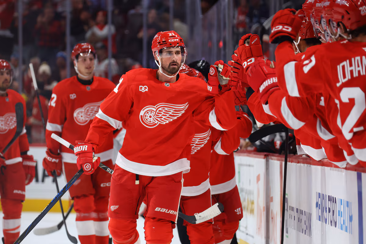 Larkin s'habille et marque lors de son premier match avec les Red Wings depuis qu'il a demandé un échange