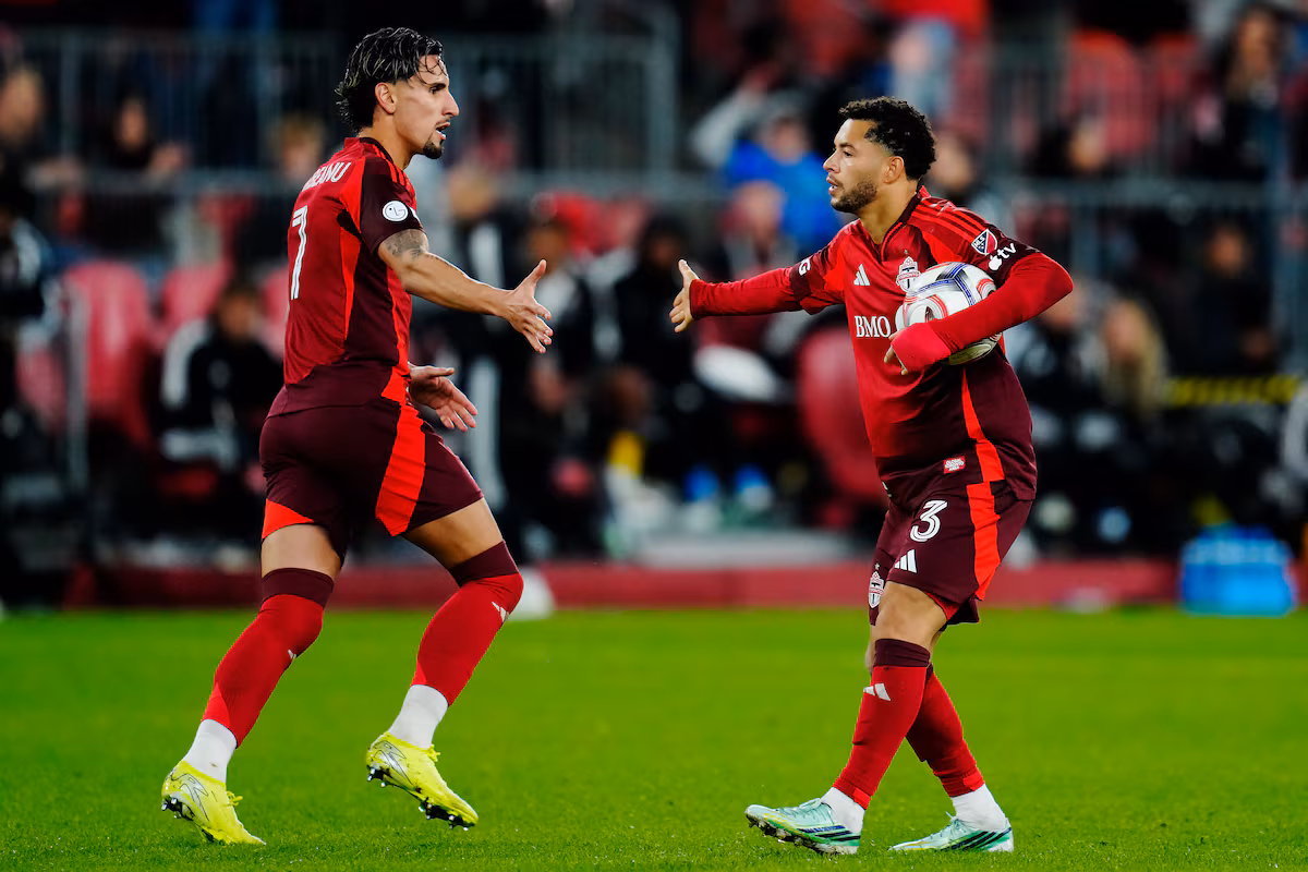 Le TFC marque tard pour assurer le match nul avec Orlando City SC, gardant ainsi de minces espoirs en séries éliminatoires