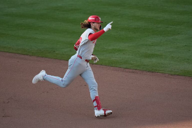 Le circuit de Bohm au 10e place les Phillies devant les Braves, forçant le troisième match décisif