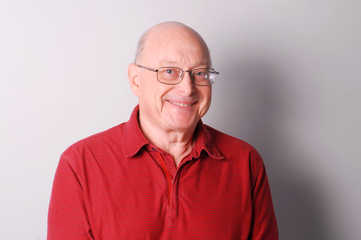 Le rédacteur sportif Larry Millson pourrait trier « les éléments essentiels de la décoration »