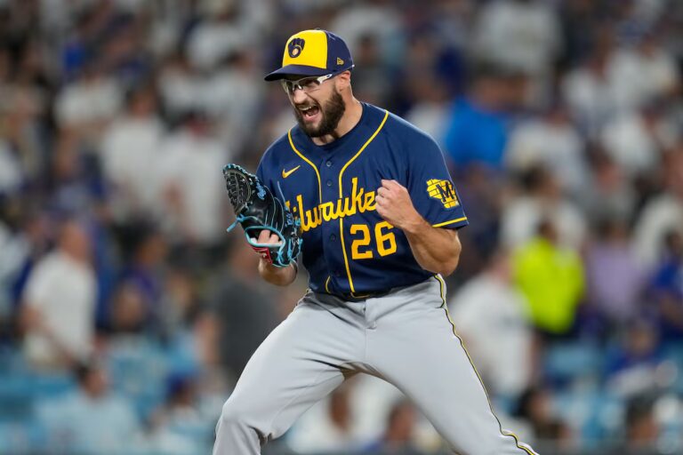 Les Brewers de Milwaukee balayent les Dodgers de Los Angeles en NLCS pour atteindre les World Series pour la première fois depuis 1982