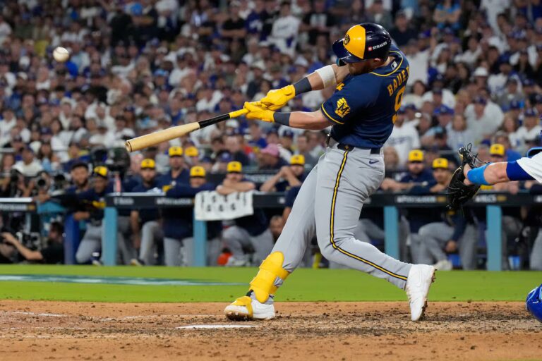 Les Brewers étourdissent les Dodgers avec des circuits consécutifs et prennent les devants 3-0 au NLCS