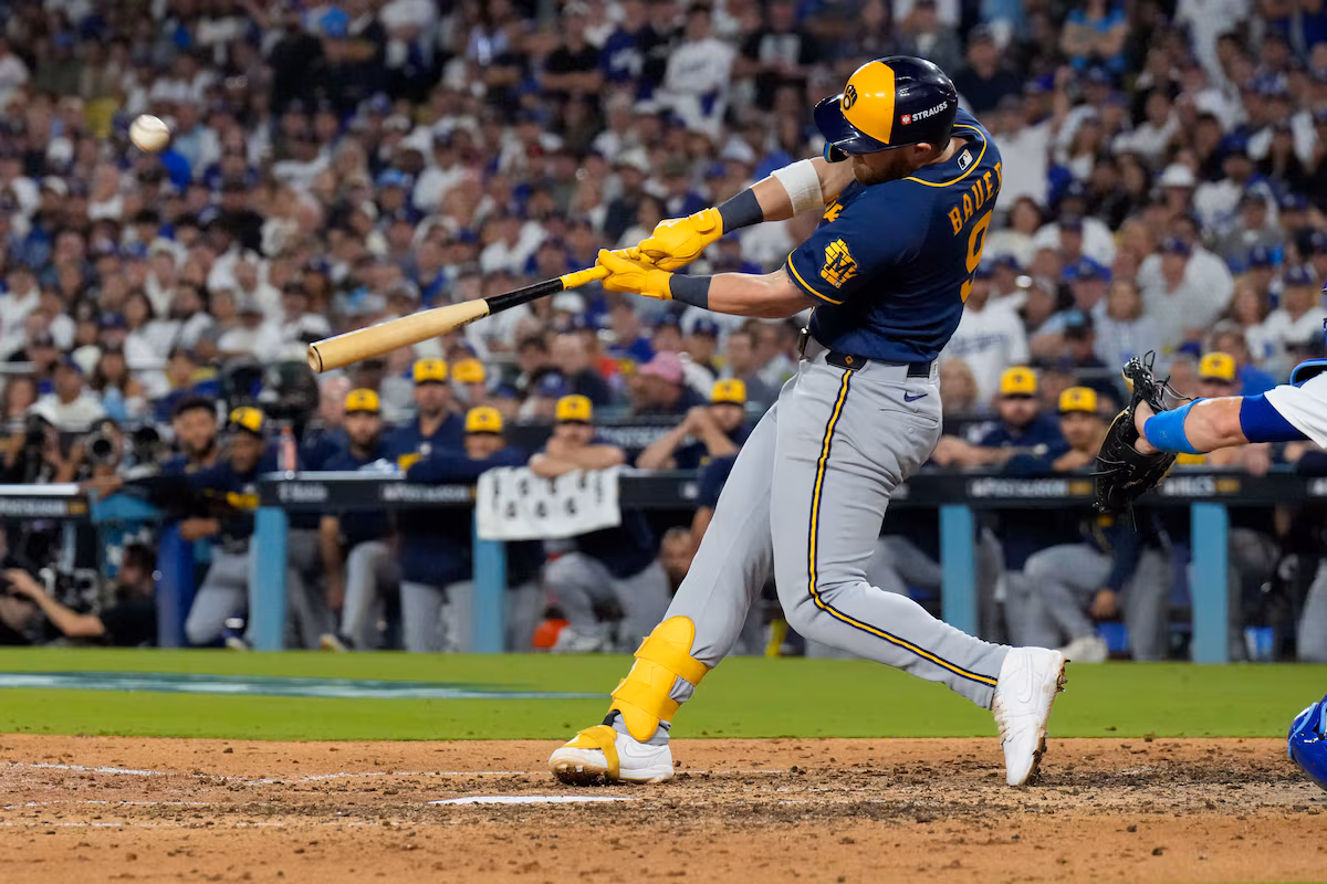 Les Brewers étourdissent les Dodgers avec des circuits consécutifs et prennent les devants 3-0 au NLCS