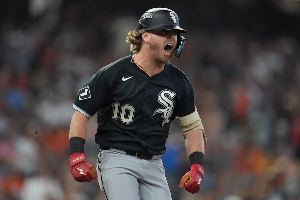 Les White Sox bondissent tôt et balayent complètement les Astros pour leur première victoire en séries éliminatoires depuis 2005