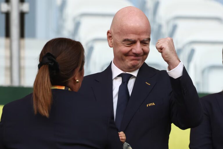 Les retombées du plan d'investissement d'Infantino pour la Coupe du monde remodèlent le vote de la FIFA en mars