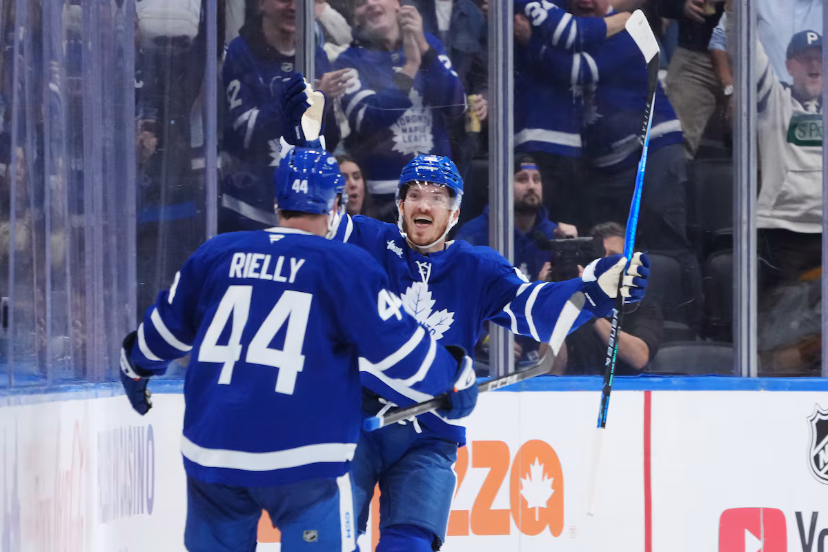 Matthews marque en prolongation pour mener les Leafs devant les Predators