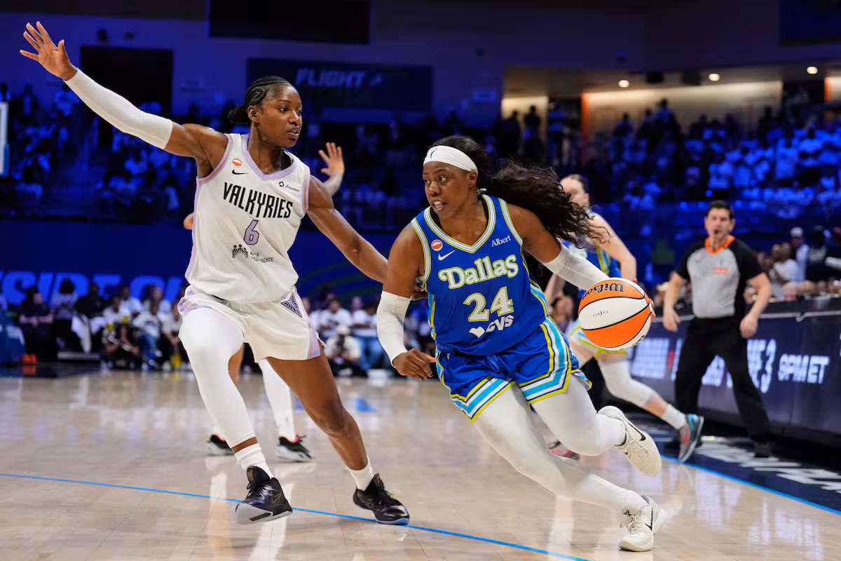 Ogunbowale marque un record de 45 en séries éliminatoires de la WNBA alors que les Wings gagnent en prolongation pour forcer le match décisif avec les Valkyries