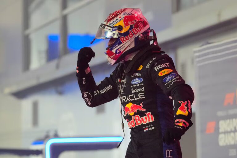 Verstappen remporte le Grand Prix de Singapour alors qu'Antonelli se rapproche du titre de F1